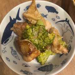 รูปของ 鶏肉とブロッコリー炒め