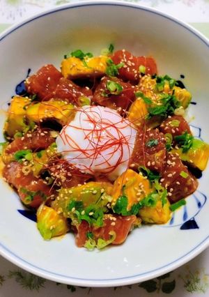 韓国風鮪アボカドポキ丼！簡単ランチ-レシピのメイン写真
