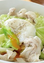 春キャベツと豚肉の温玉スープ-レシピのメイン写真
