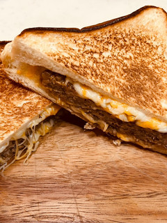 直火🔥もち麦パティでてりやきチーズサンド-レシピのメイン写真