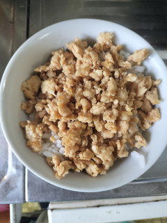 鶏ひき肉の甘辛そぼろ丼-レシピのメイン写真