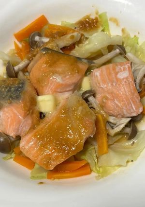 レンジで簡単♪鮭のちゃんちゃん蒸し🥢-レシピのメイン写真
