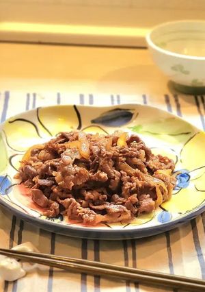 牛肉と玉ねぎすき焼き風炒め🍚-レシピのメイン写真