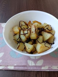 じゃがいもの塩こんぶバター炒め-レシピのメイン写真