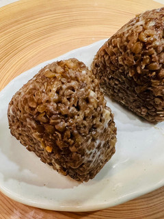 プチプチもち麦の梅チーズかつお おにぎり-レシピのメイン写真