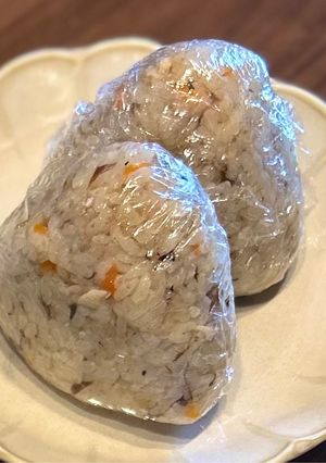 ツナたく&梅おかかの混ぜご飯おにぎり♡-レシピのメイン写真