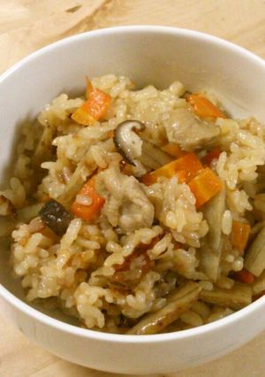 醤油香る鶏ごぼうの炊き込みご飯-レシピのメイン写真