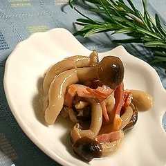 รูปของ 夏はひんやり。　しめじとベーコンのマリネ