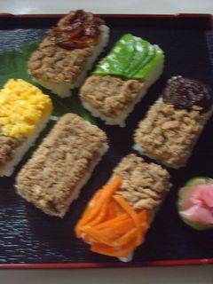 母&伊東の味 ミニ箱寿司風押し寿司-レシピのメイン写真