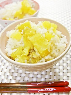 素朴で美味☆ホックホクさつまいもごはん♪-レシピのメイン写真