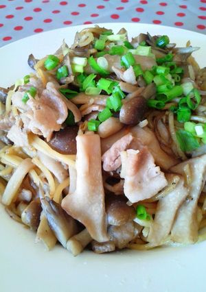 【きのこ満載】簡単♪醤油バター焼きそば-レシピのメイン写真