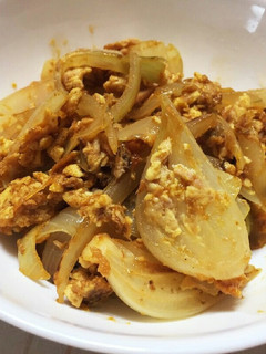 お弁当にも☆ツナと玉ねぎのカレケチャ炒め-レシピのメイン写真