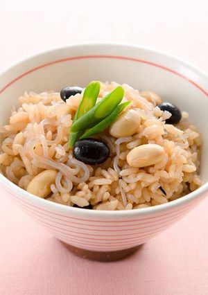 奈良県の郷土料理／こんにゃく入り奈良茶飯-レシピのメイン写真