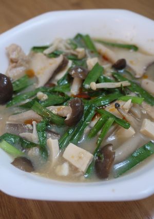 きのこたっぷり！　黒酢と鶏胸肉の酸辣湯♪-レシピのメイン写真