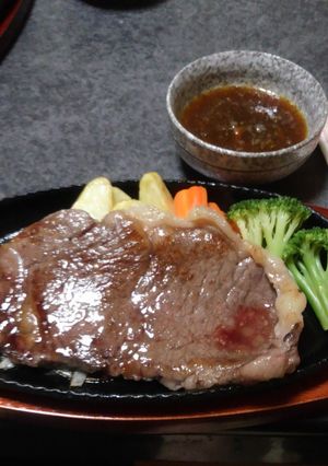 ステーキもハンバーグも*オニオンソース-レシピのメイン写真