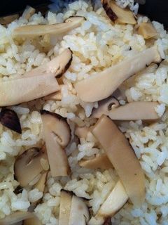 炊飯器できのこ炊き込みご飯-レシピのメイン写真
