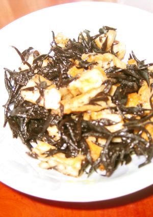 貧血改善＆予防に！ひじきとはんぺんの煮物-レシピのメイン写真