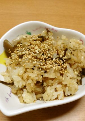 塩こんぶとバターのたきこみごはん-レシピのメイン写真