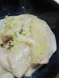 鶏もも肉と大根の味噌牛乳煮-レシピのメイン写真