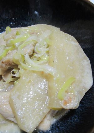 鶏もも肉と大根の味噌牛乳煮-レシピのメイン写真