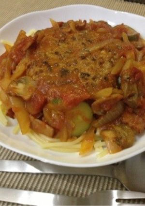 トマト缶のソースでハンバーグパスタ-レシピのメイン写真