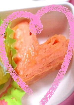 キャラ弁に☆でんぶでピンクの玉子焼き♪-レシピのメイン写真