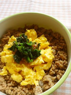 味付きほうれん草で♪三色丼*お弁当にも-レシピのメイン写真