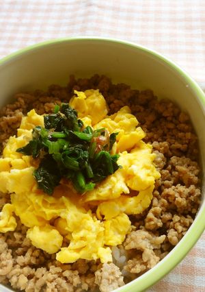 味付きほうれん草で♪三色丼＊お弁当にも-レシピのメイン写真