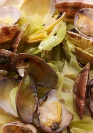 あさりとキャベツのバター酒蒸し-レシピのメイン写真