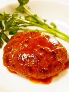 シンプルソースの煮込みハンバーグ-レシピのメイン写真