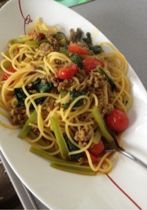 小松菜とミンチとプチトマトのパスタ-レシピのメイン写真