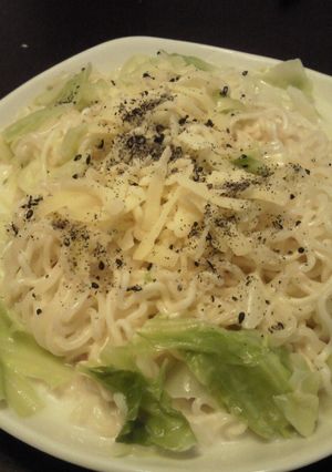 即席豚骨乳ラーメン*とろけるキャベツ入り-レシピのメイン写真
