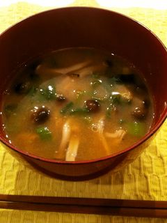 キノコと納豆の味噌汁-レシピのメイン写真