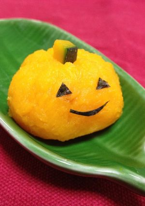 かぼちゃのハロウィン茶巾(離乳食 後期)-レシピのメイン写真