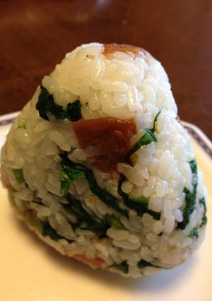 かぶの葉と梅のさっぱりおにぎり-レシピのメイン写真