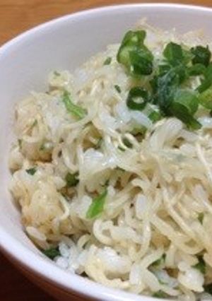超絶手抜きランチ！豚骨そばめし-レシピのメイン写真