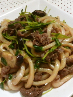 牛肉とナス、豆苗の焼きうどん-レシピのメイン写真