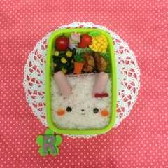 รูปของ 超簡単☆ピンクのうさぎ ＊キャラ弁＊