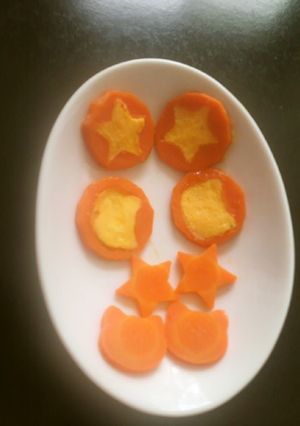 お弁当☆クッキー抜き型でニンジン卵焼き-レシピのメイン写真