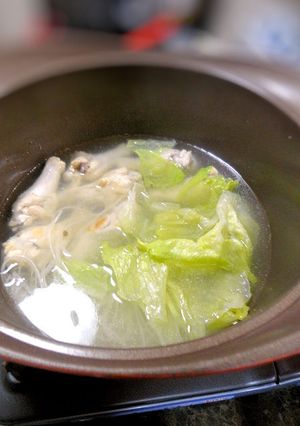 エスニック３点鍋★鶏手羽・レタス・フォー-レシピのメイン写真