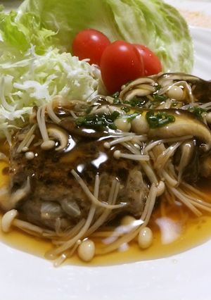 牛こまハンバーグ☆和風きのこあん-レシピのメイン写真