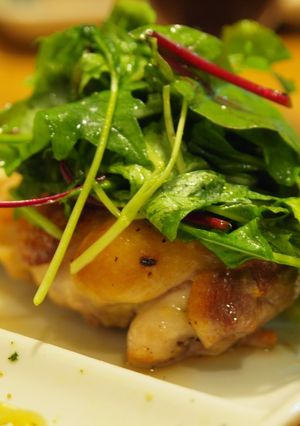 鶏肉のソテー・ハーブサラダのせ-レシピのメイン写真