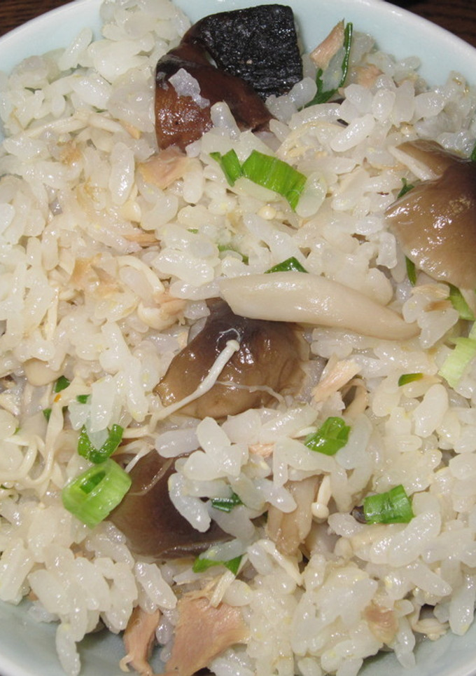 秋の味覚、きのこの炊き込みご飯-レシピのメイン写真