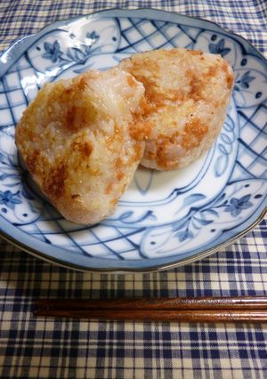 明太子としゃけ入り焼きおにぎり-レシピのメイン写真