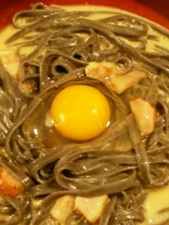 ごま鍋奉行を使ってカルボナーラうどん-レシピのメイン写真