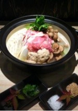 お塩と胡麻で食べる！きのこと鶏の水炊き-レシピのメイン写真