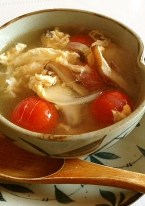 ５分でできる！しいたけとトマトのスープ-レシピのメイン写真