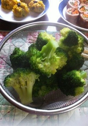 ブロッコリーのブラックペッパー茹で-レシピのメイン写真