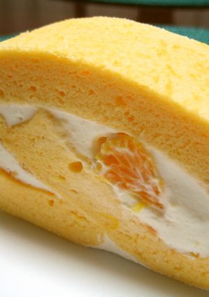 しっとりふわふわオレンジロールケーキ-レシピのメイン写真