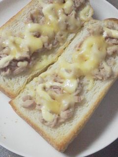 のせて焼くだけ☆ツナマヨチーズトースト☆-レシピのメイン写真